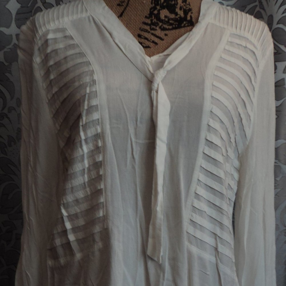 Tunic Style Top - Picture 2 of 8